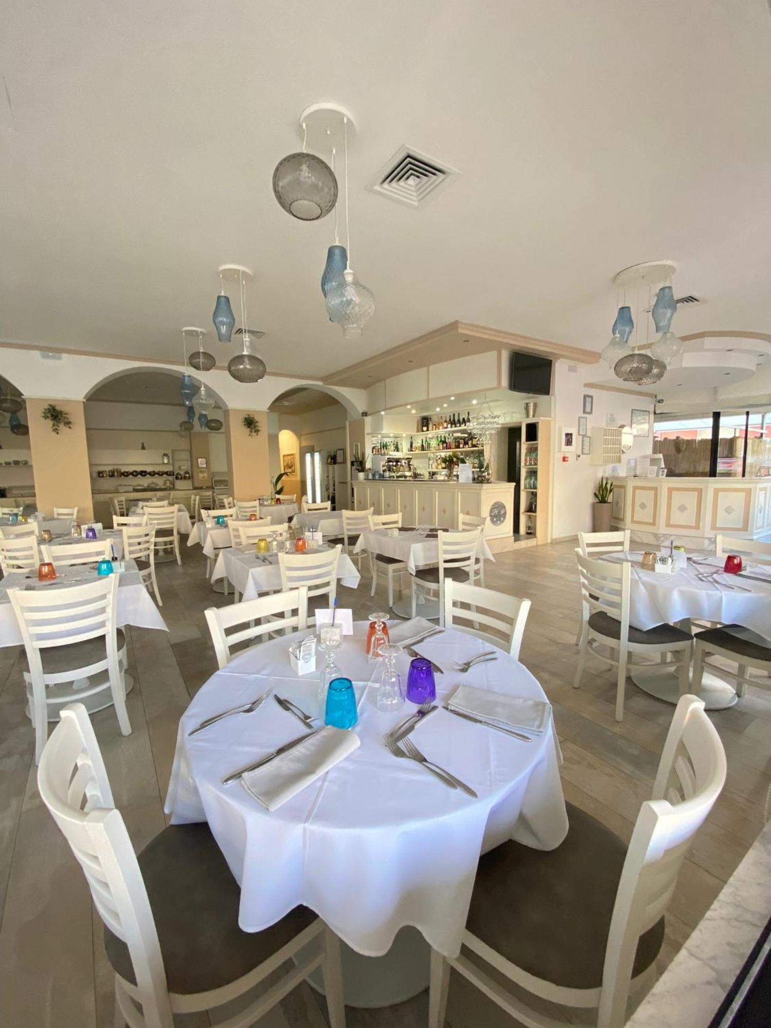 Hotel Virginia Marina di Massa Buitenkant foto